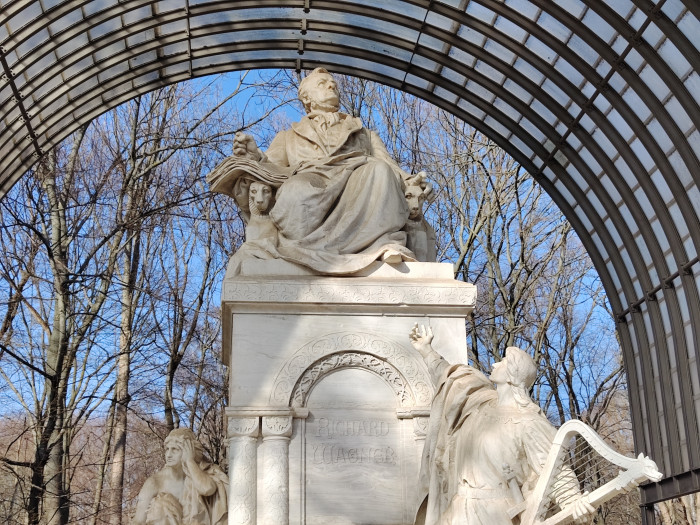 ... die des Xiaomi 12X nur eine zweifache. (Bild: Tobias K&ouml;ltzsch/Golem.de)